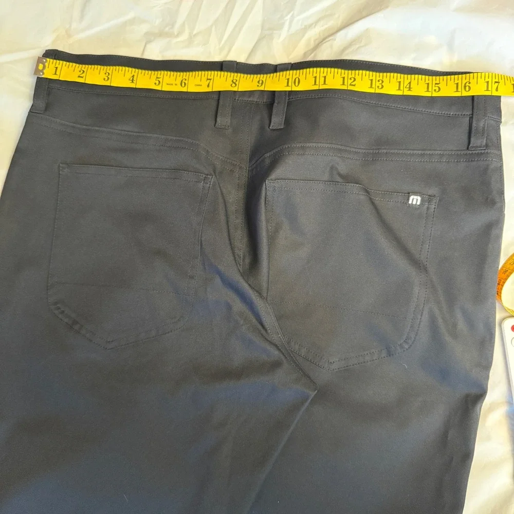 TravisMathew Open to Close Golf Pants Men's 33x32 Black Performance Stretch Golf